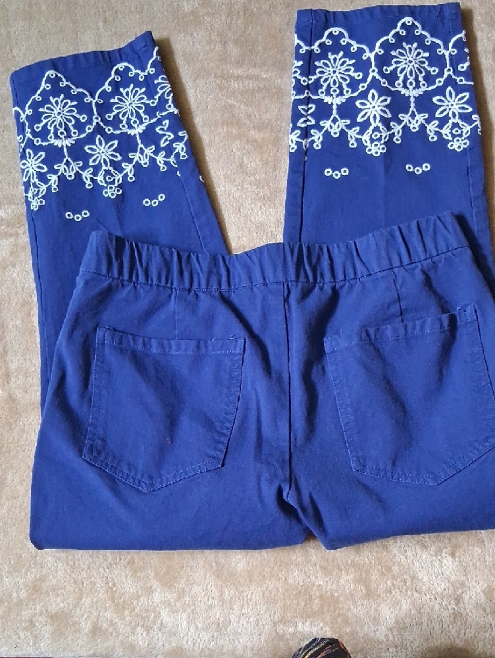 Isaac Mizrahi LIVE! Navy Blue Boat Pants White Embrodiered Legs  S 10P Like New